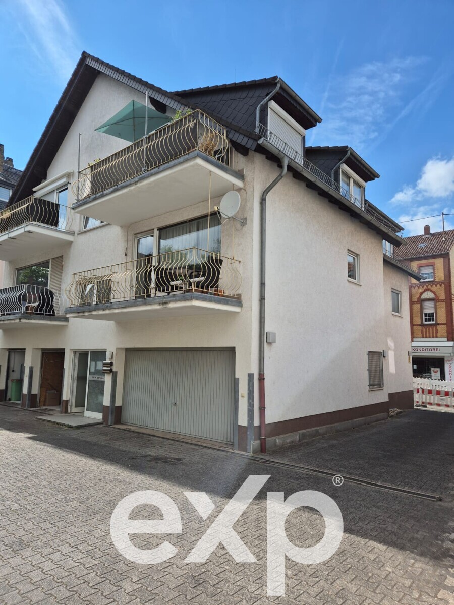 Condominium in sought-after residential location! 2