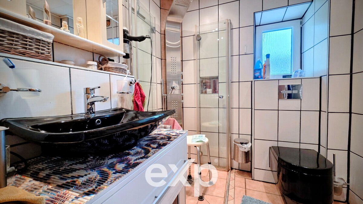 Haus mit Garten, Doppelgarage, PV-Anlage - kurzfristig beziehbar