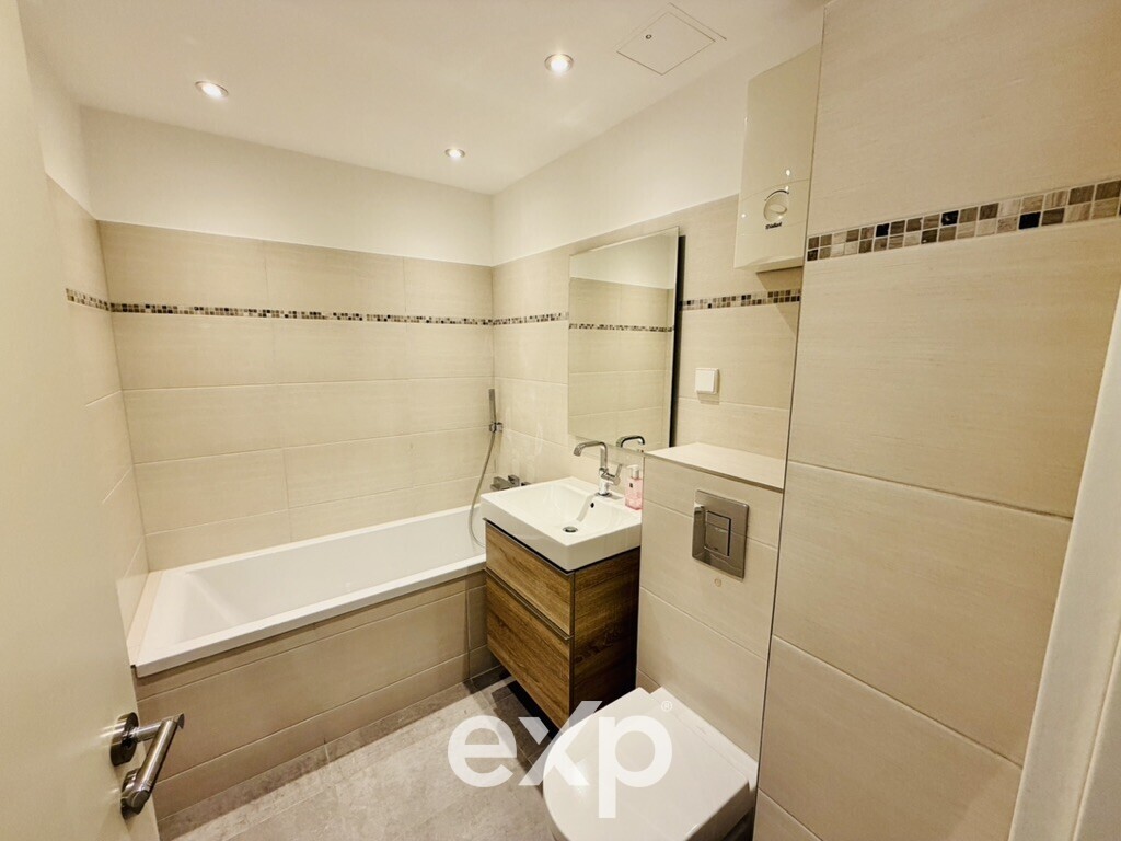 *RESERVED* Stylish & Ready to Move In - 2 Bedrooms, Bathroom, Fitted Kitchen, Balcony, Parking Space 5