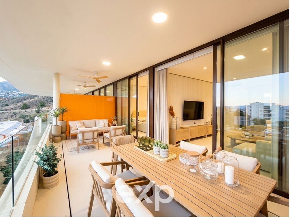 Luxuriöse 2-Zimmer-Wohnung mit Meer- und Bergblick in El Higuerón, Fuengirola