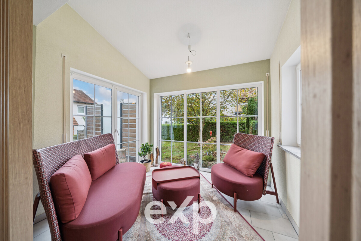 Modernized Two-Family House with Winter Garden & New Heating System (2025) on Usufruct Basis 5