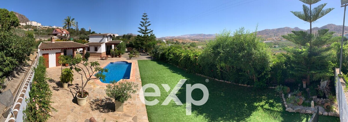 Ihr Traum vom Leben auf dem Land – Exklusives Landhaus mit Panorama in Andalusien - bei Málaga