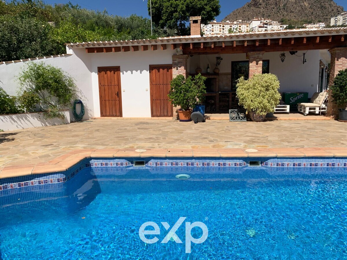 Ihr Traum vom Leben auf dem Land – Exklusives Landhaus mit Panorama in Andalusien - bei Málaga