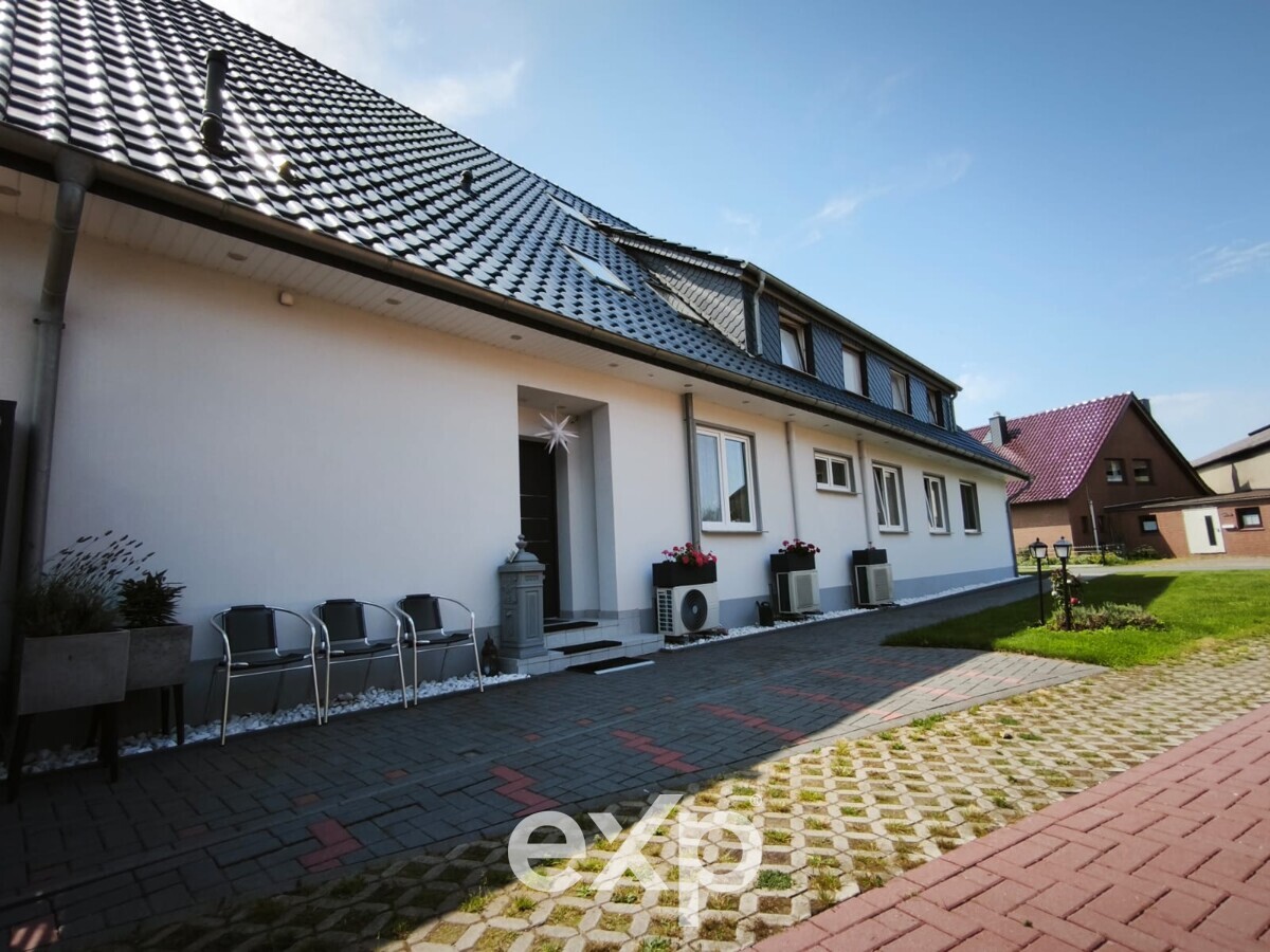 Mehrfamilienhaus zu verkaufen in Schiffdorf / Spaden, Am Kluswall 5a, 27619 Schiffdorf / Spaden, 373 m²
