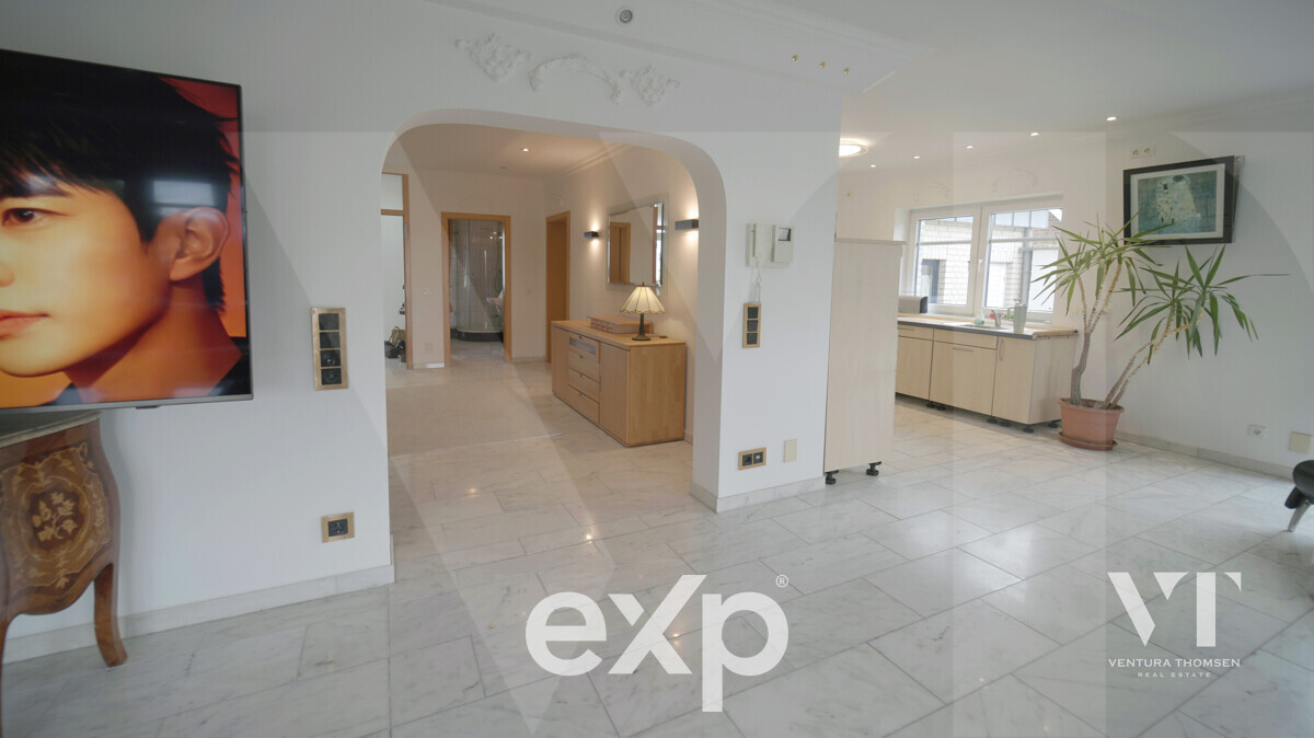 Villa zu verkaufen in Mönchengladbach / Wickrath-Mitte, Am Tömp 79, 41189 Mönchengladbach / Wickrath-Mitte, 376 m²