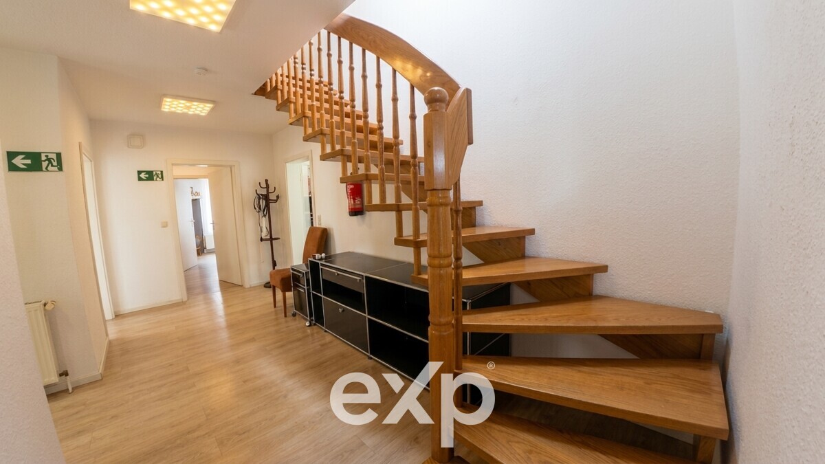 RESIDENTIAL HOUSE WITH BONUS OF €1,200 MONTHLY 4