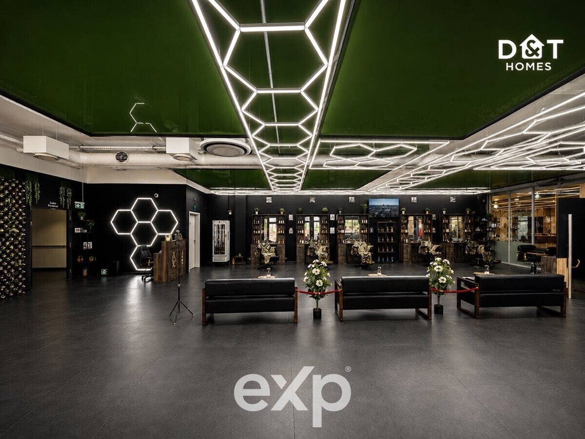 Attraktiver Salon im Einkaufszentrum für Nagelstudio, Friseur, Beauty, Massage & Tattoo geeignet