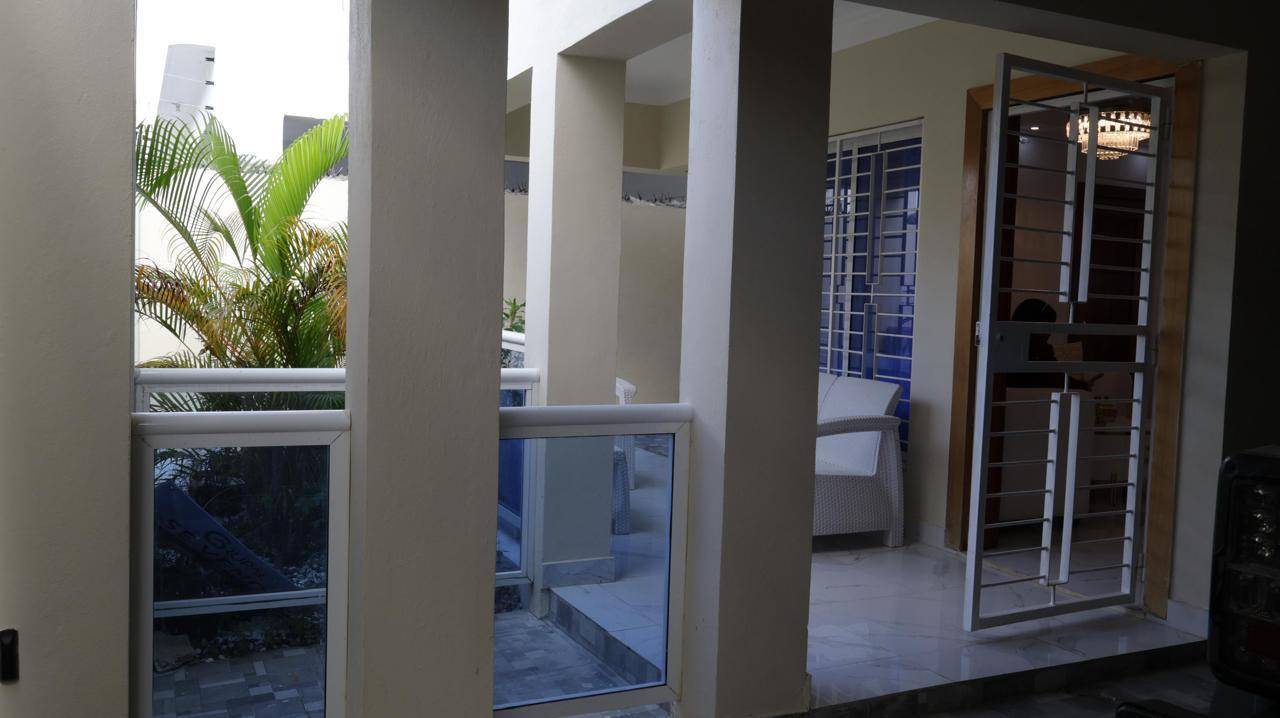 Casa de lujo en Brisa Oriental – 4 habitaciones, 4.5 baños