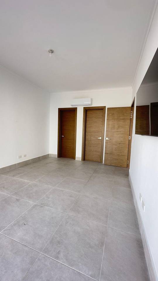Apartamento nuevo a estrenar en Piantini de 1 habitacion, con linea blanca incluida.