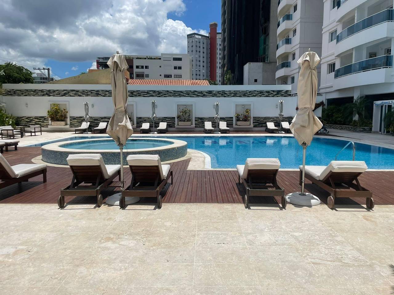 Apartamentos en venta en Santo Domingo D.N., Los Cacicazgos, 243 m²