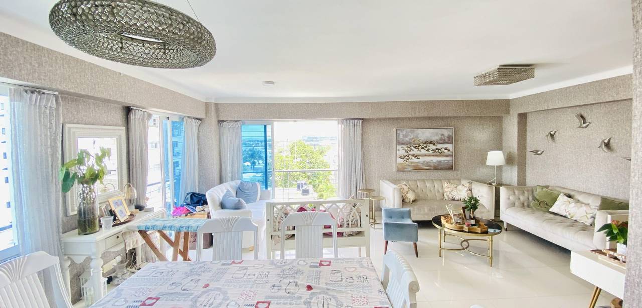 Apartamento 3 Habitaciones en Torre, Próximo a la Churchil | Venta RD