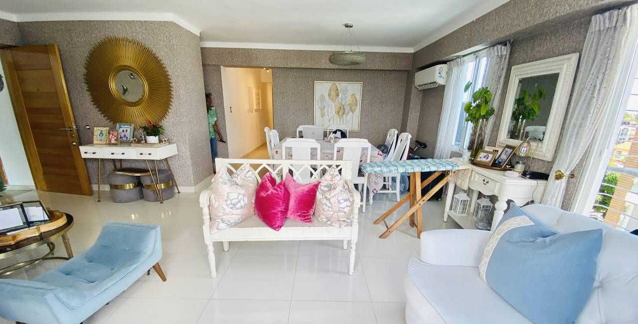 Apartamento 3 Habitaciones en Torre, Próximo a la Churchil | Venta RD