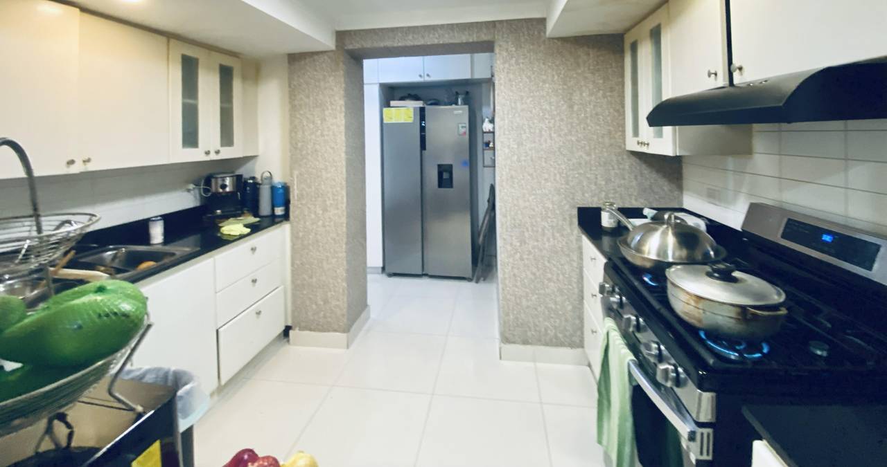 Apartamento 3 Habitaciones en Torre, Próximo a la Churchil | Venta RD