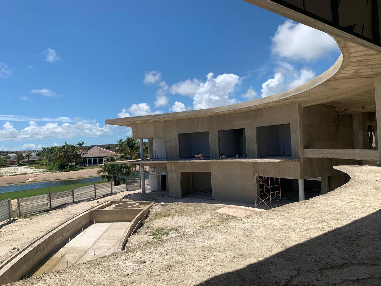 Exclusiva Casa en venta en Cap Cana, al frente de campo de Golf, frente de playa