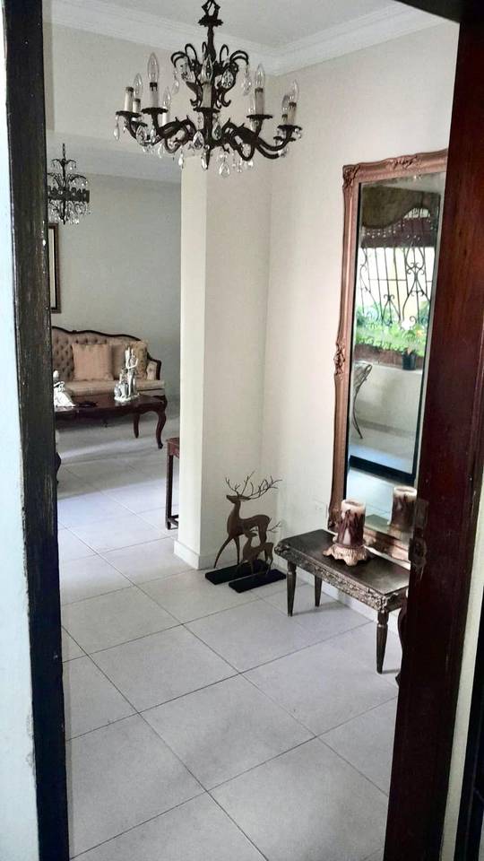 Exclusivo Apartamento Clásico en Serrallés con Patio y 2 Parqueos techadosparalelos