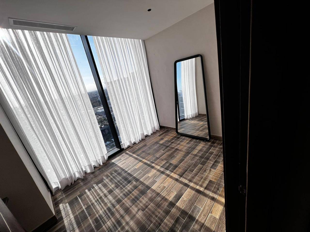 Moderno Apartamento 1 Habitación en Piantini, con Vista a la Ciudad y Piscina – MStudio