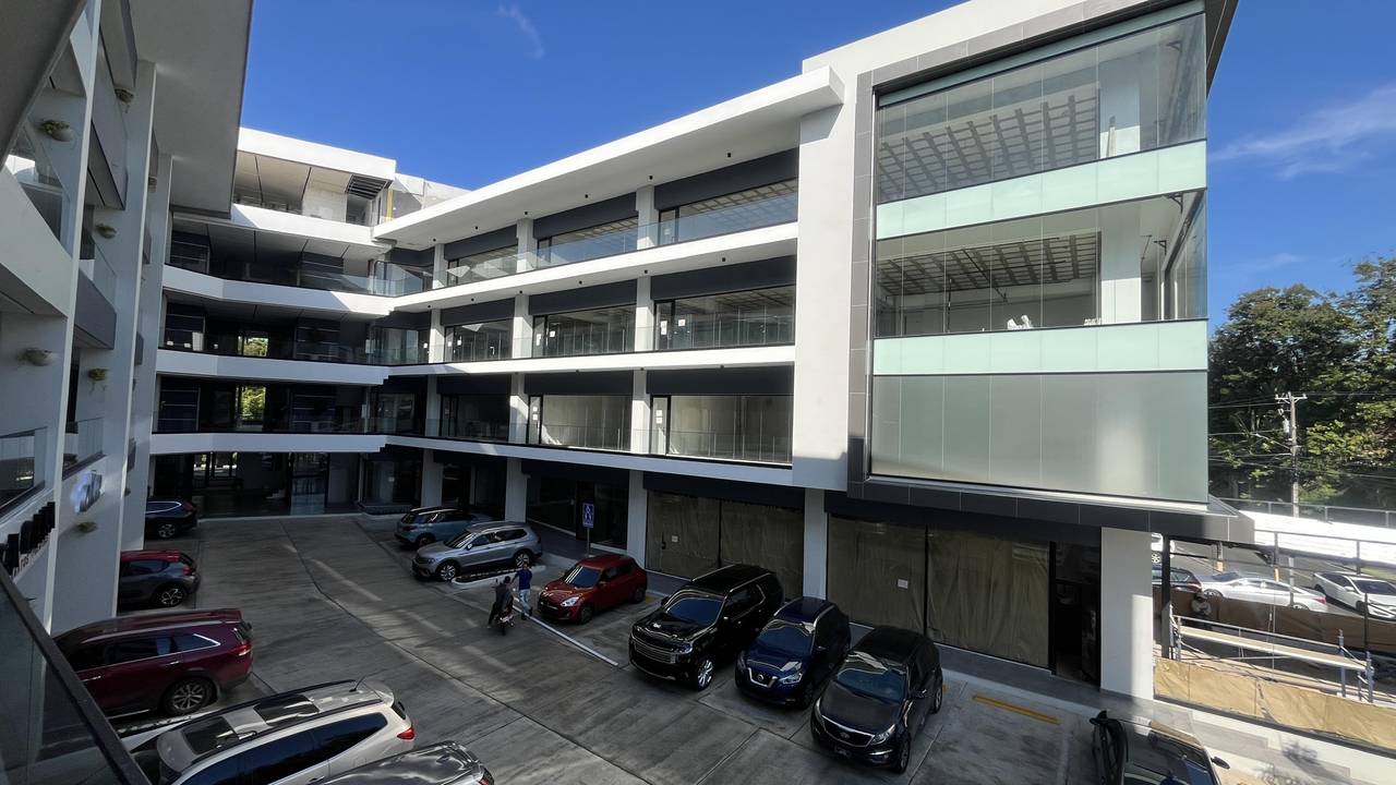 Locales Comerciales en alquiler en Santo Domingo D.N., 93 m²