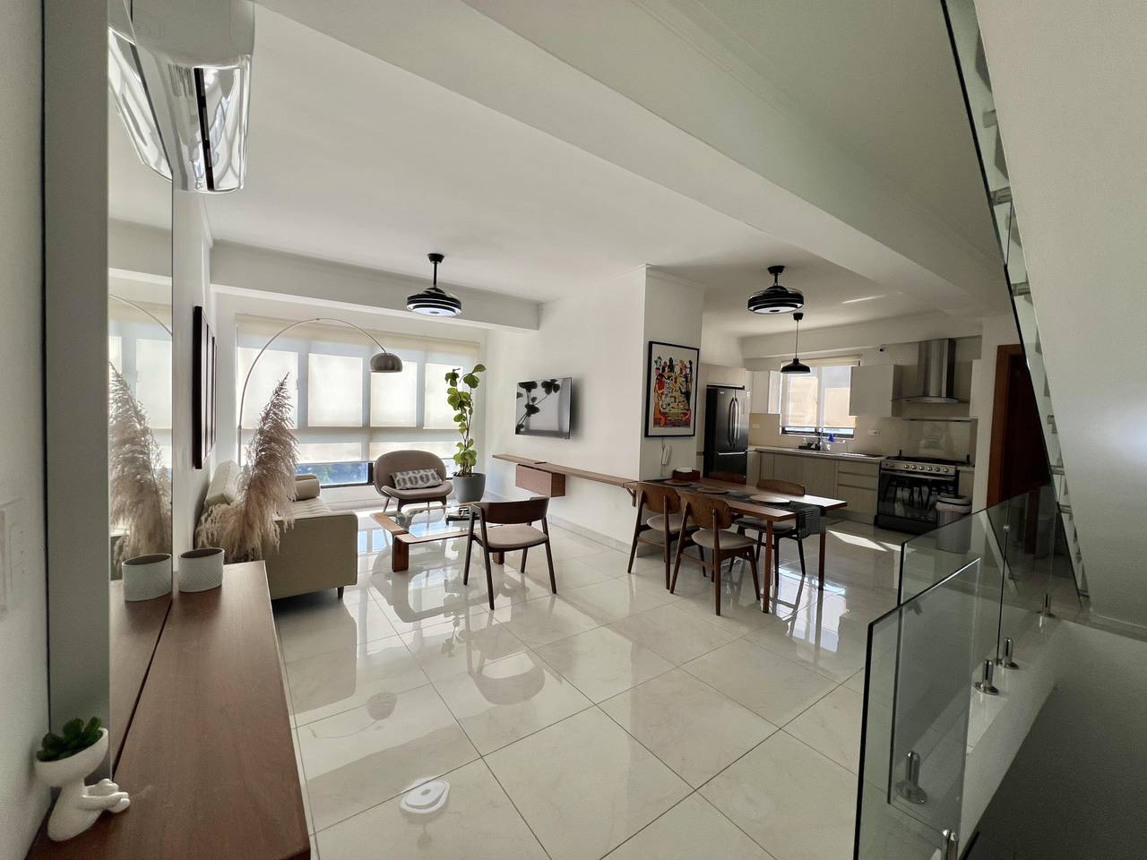 Penthouse tipo loft finamente amueblado en alquiler y en venta  Ens. Naco