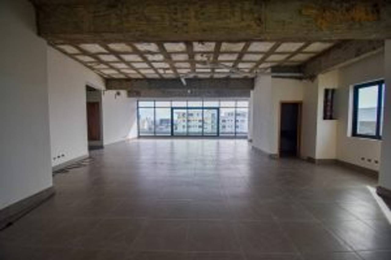 TORRE CORPORATIVA EVARISTO MORALES