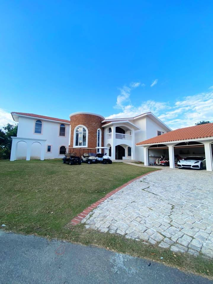 Villas en venta en Bávaro, 750 m²