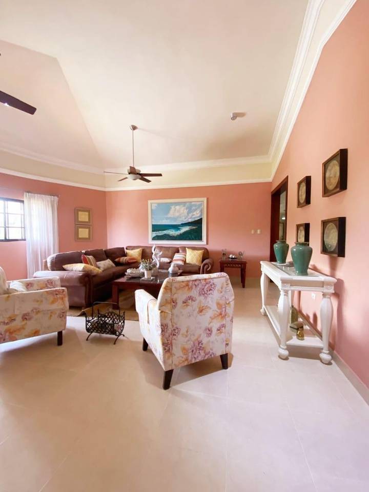 Casa con 6 habitaciones en venta en Barahona