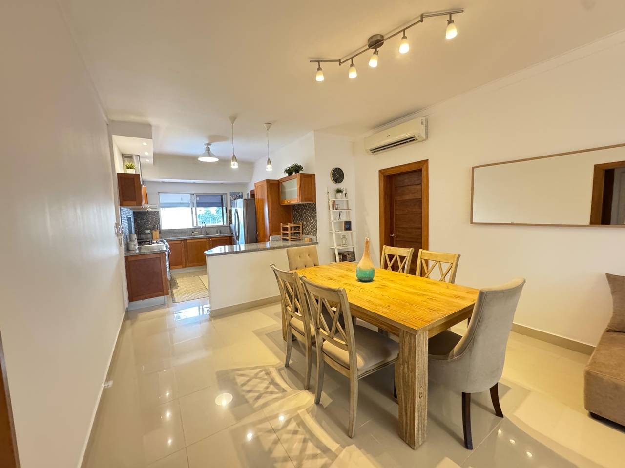 Apartamentos en alquiler en Santo Domingo D.N., 114 m²