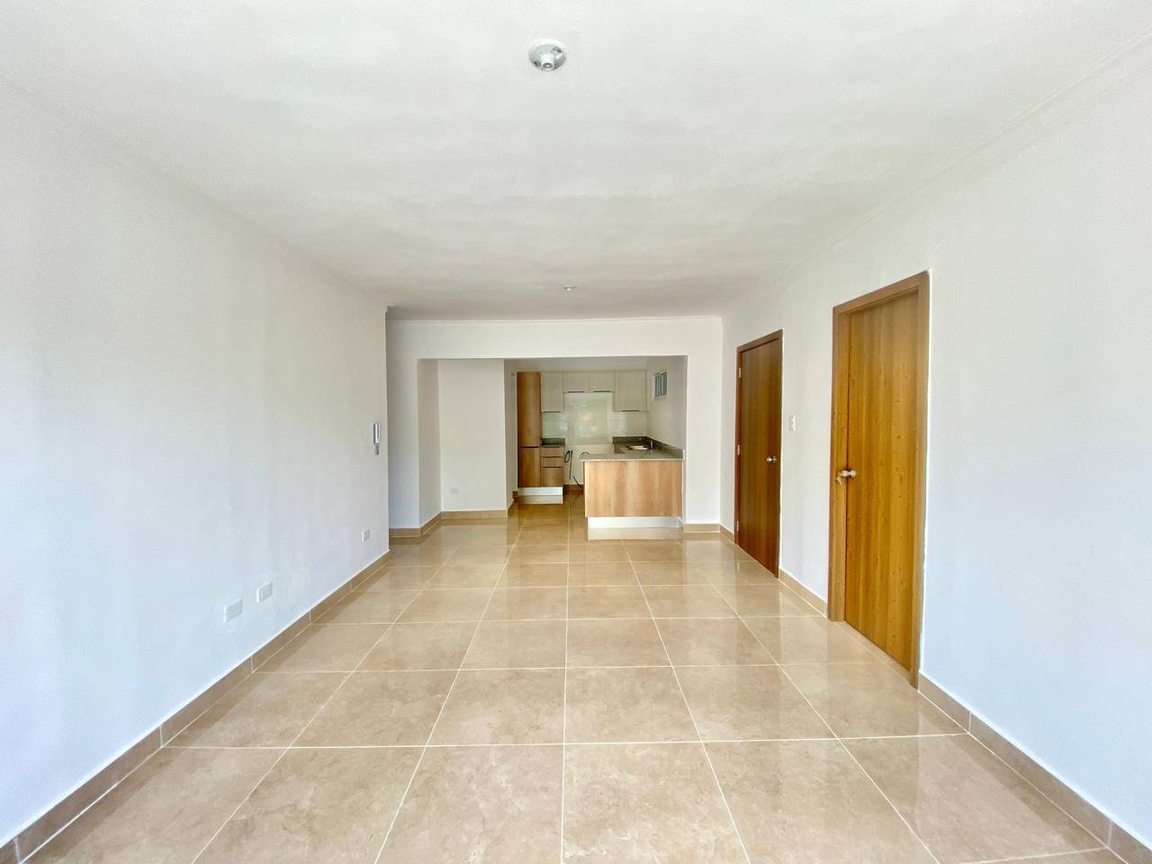Apartamento en alquiler nuevo a estrenar de 3 habitaciones, 2.5 baños y 1 parqueo en Santo Domingo Oeste