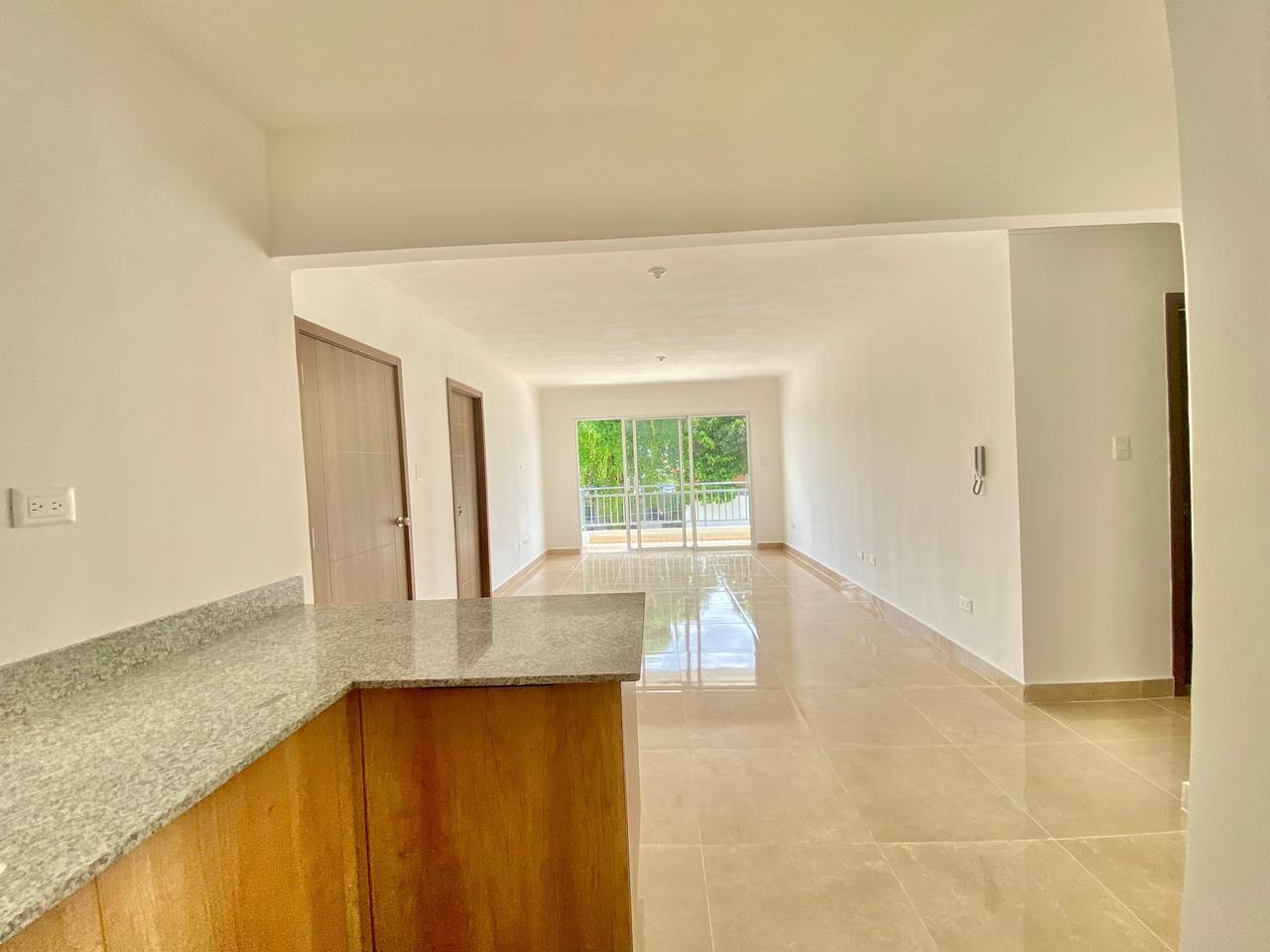 Apartamento en alquiler nuevo a estrenar de 3 habitaciones, 2.5 baños y 1 parqueo en Santo Domingo Oeste