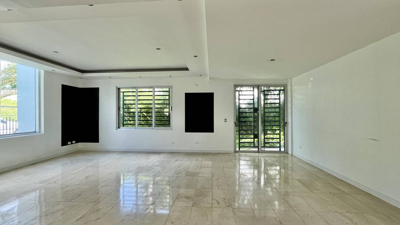 Casa en alquiler en Los Jardines de Isabela, Santo Domingo | Cerca de la Embajada de Estados Unidos