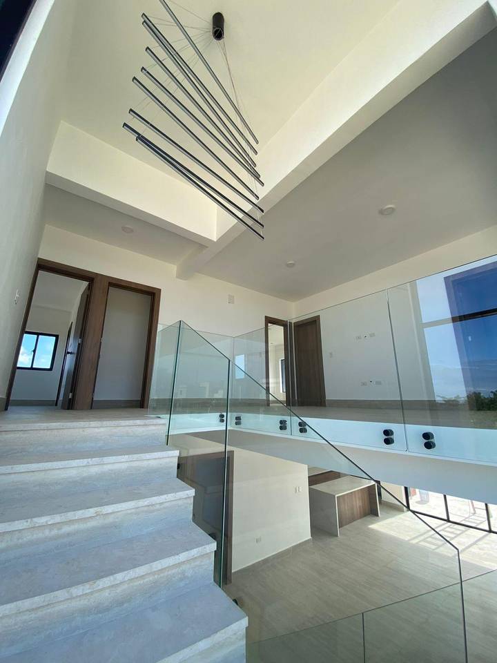 Oportunidad en Punta Cana: Residencia de 2 Niveles con Piscina en Vista Cana