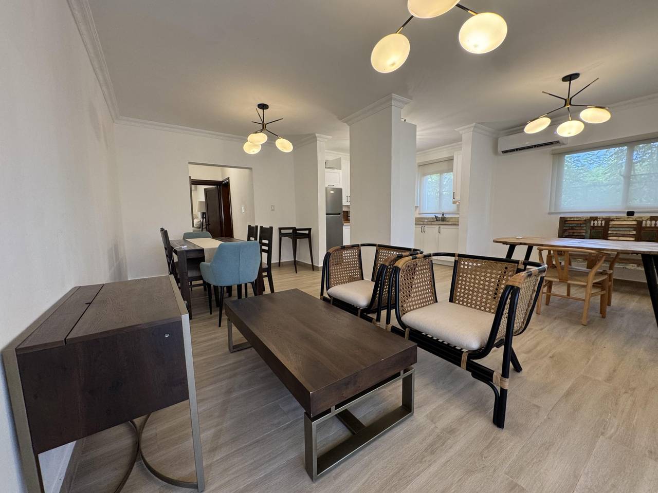 VENTA: CÓMODO Y AMPLIO APARTAMENTO.