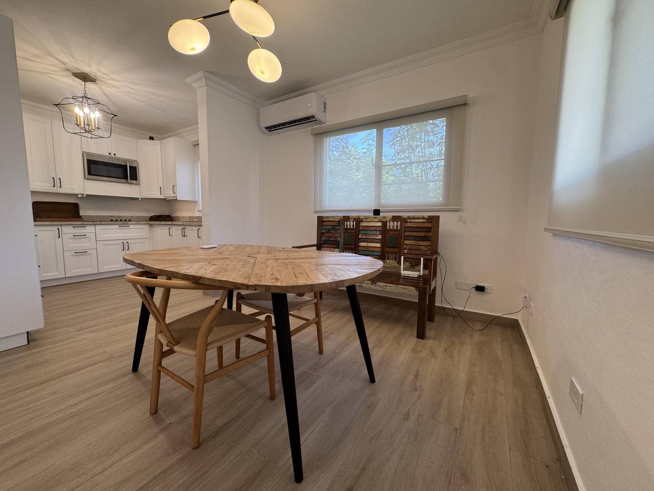 VENTA: CÓMODO Y AMPLIO APARTAMENTO.