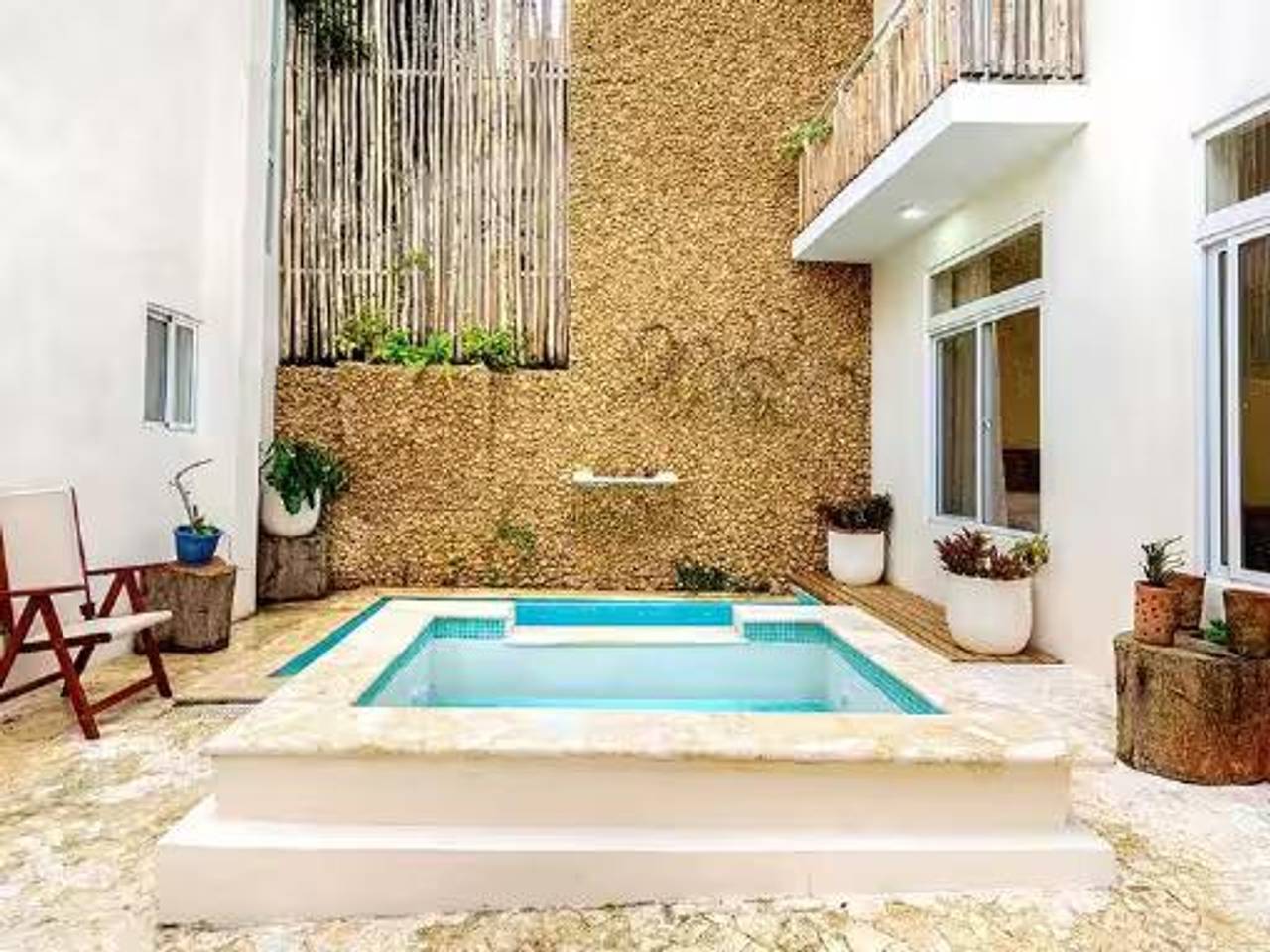 Casa tipo Hotel. Zona Colonial