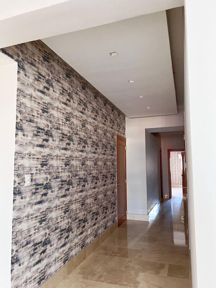 Venta y Alquiler de Amplio Apartamento en Piso Alto de Naco