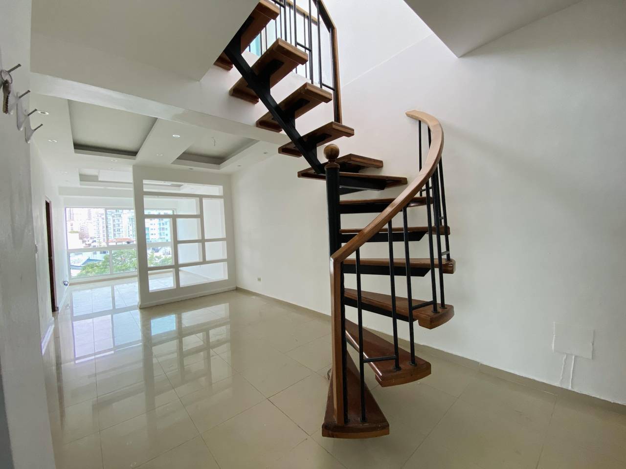 Penthouse de 2 Niveles en Urbanización Fernández