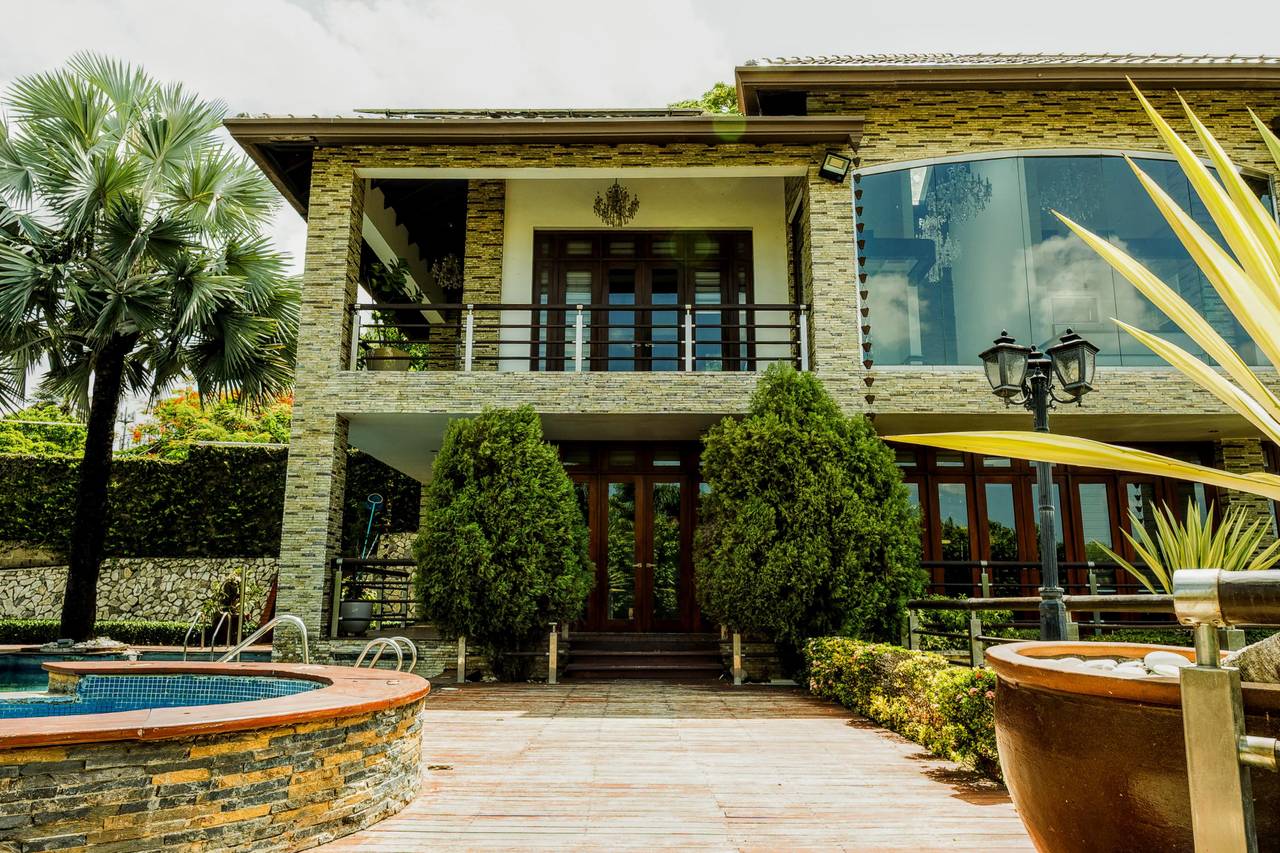 Grande Iconic Estate in Santiago