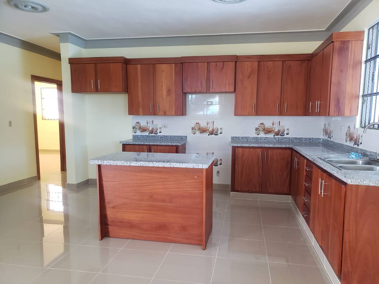 Casa de Venta Lista a estrenar en los Prados, Santiago de los Caballeros