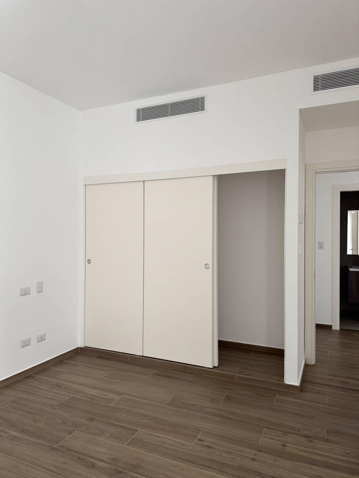 OPORTUNIDAD ÚNICA: Apartamento moderno con balcón en venta en Punta Cana, RD