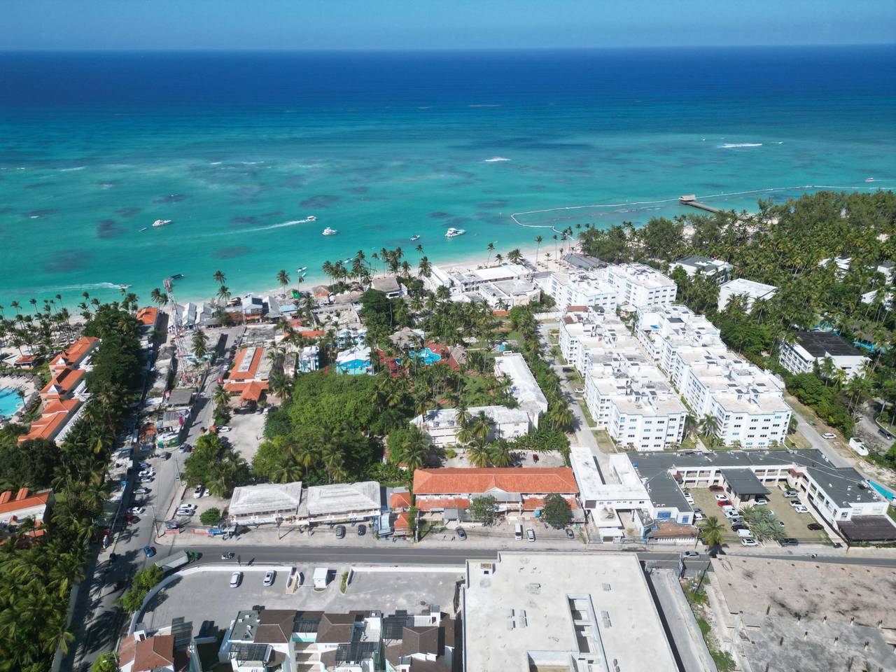 Locales Comerciales en venta en Bávaro, 2000 m²