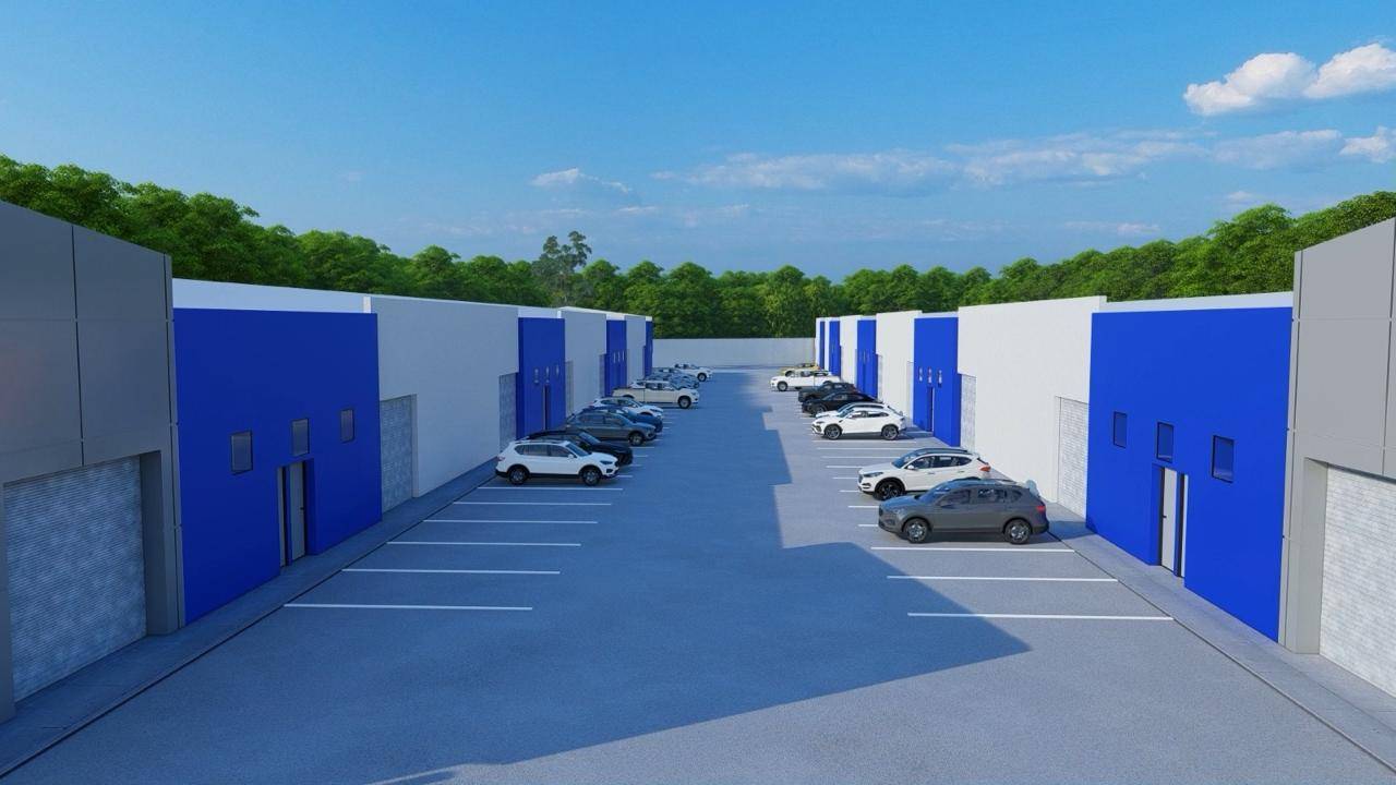 Naves desde 170 metros - Parque Comercial La Altagracia - Higüey