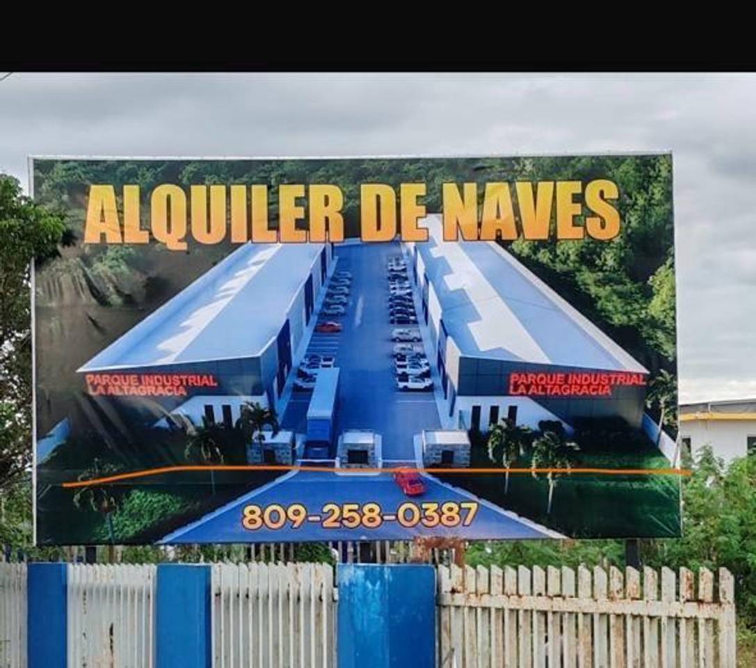 Naves desde 170 metros - Parque Comercial La Altagracia - Higüey