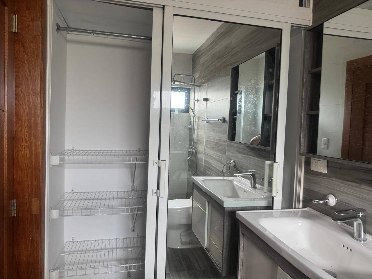 Casas en venta en Santo Domingo D.N., 338 m²