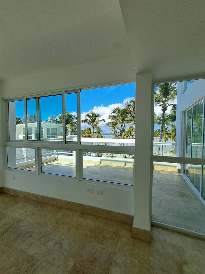 PLAYA NUEVA ROMANA Apartment Penthouse type in a Luxury Community for Foreign Buyers, Retirees, and Investors.