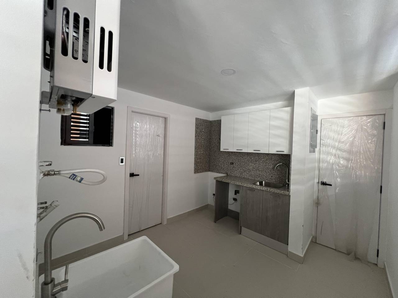 Exclusive 3-Bedroom Apartment in Naco | 178 m² | Studio | 2 Parking Spaces 4