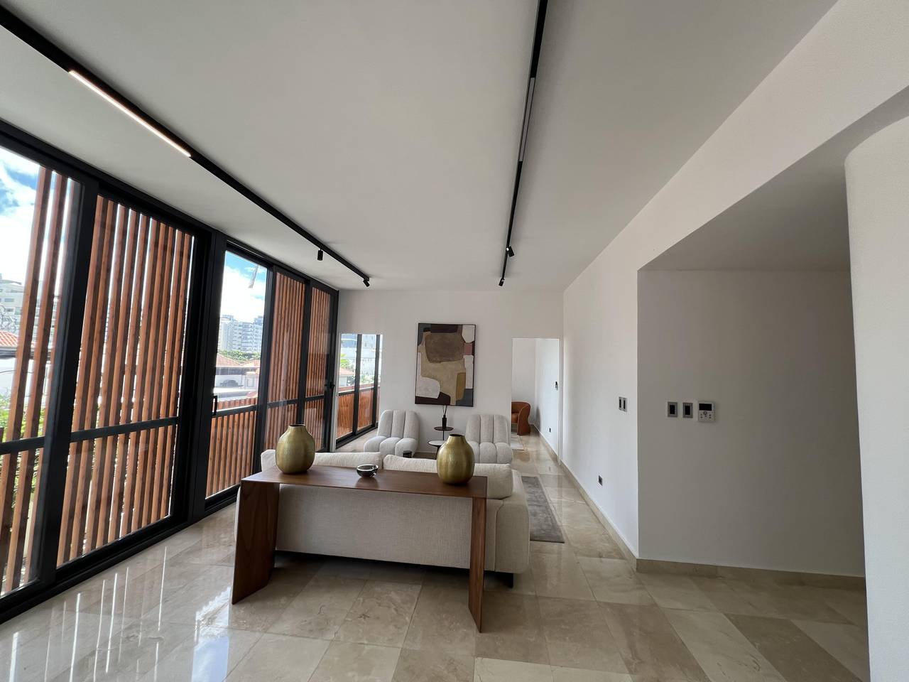 Exclusivo Apartamento de 3 Habitaciones en Naco | 178 m² | Estudio | 2 Parqueos