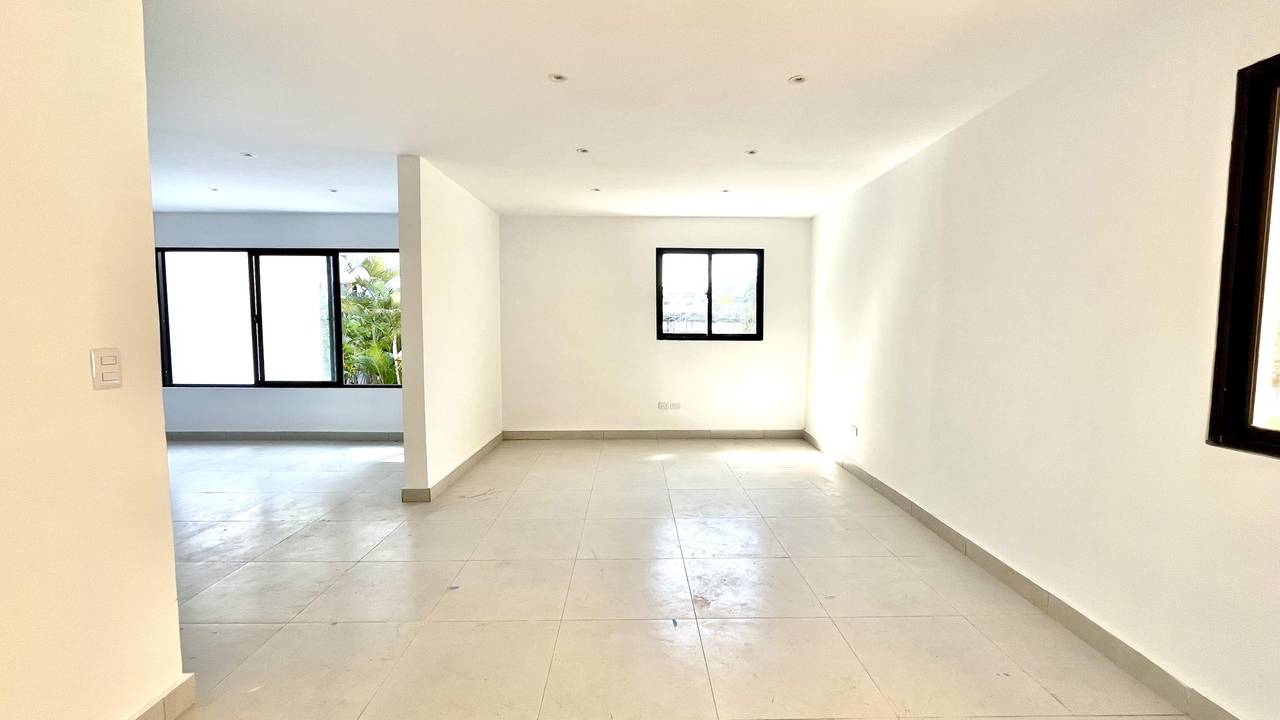 ¡Local Comercial en Alquiler en La Julia!