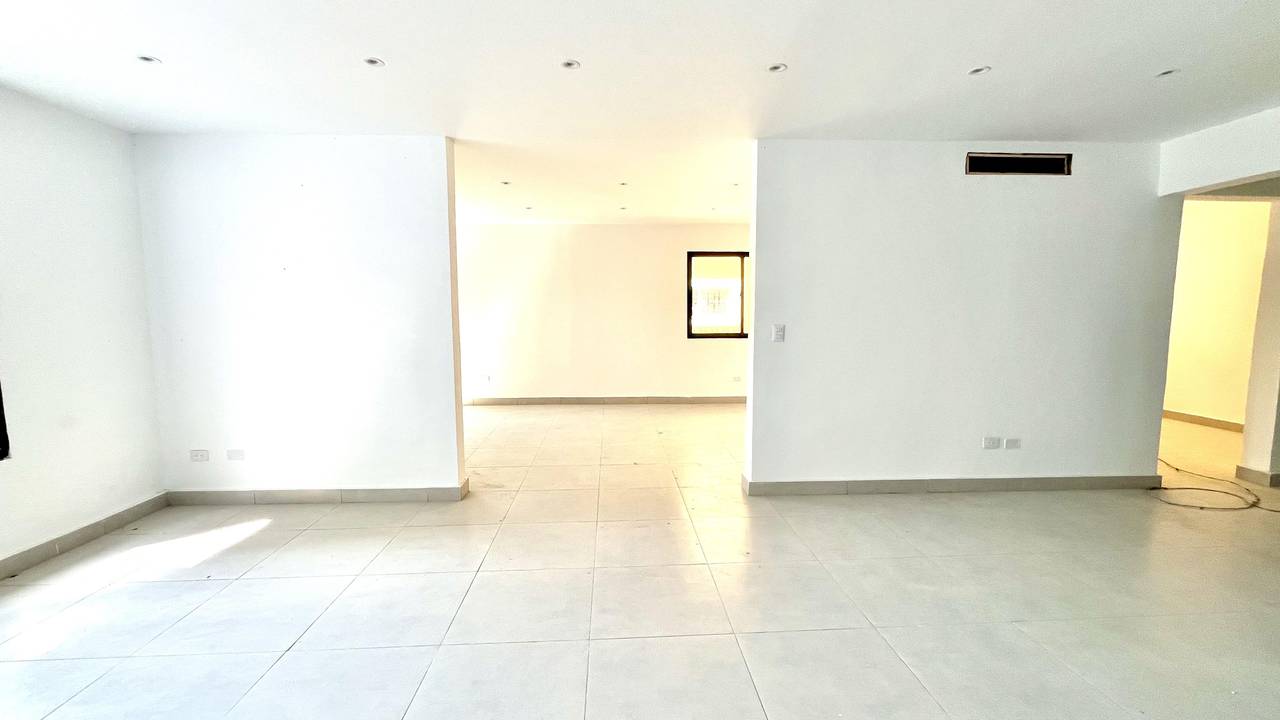 ¡Local Comercial en Alquiler en La Julia!