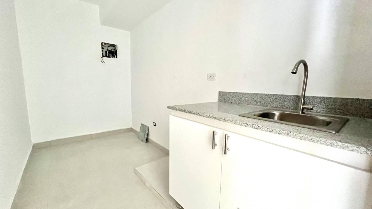 ¡Local Comercial en Alquiler en La Julia!