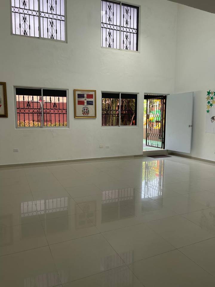 Edificios en venta en Santo Domingo Este, 744 m²