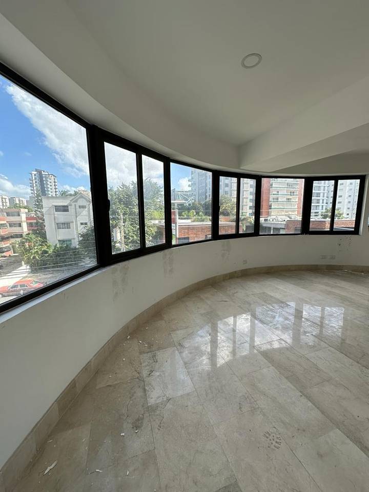 AMPLIO APARTAMENTO EN LA MEJOR ZONA DE PIANTINI